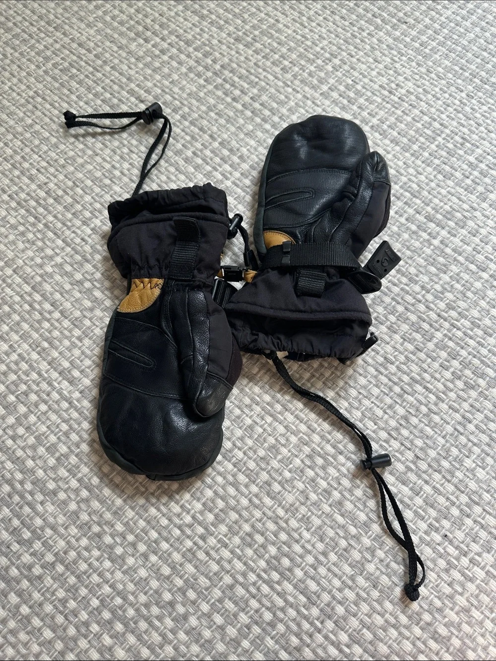 Swany kids mittens